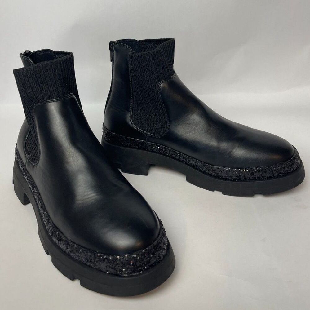 NWOB Steve Madden Black Ankle Boots with Glitter Sole, Size 4M
